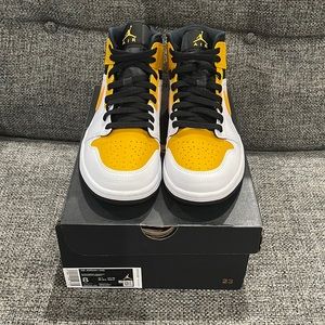 Air Jordan 1 Mid, size 8M